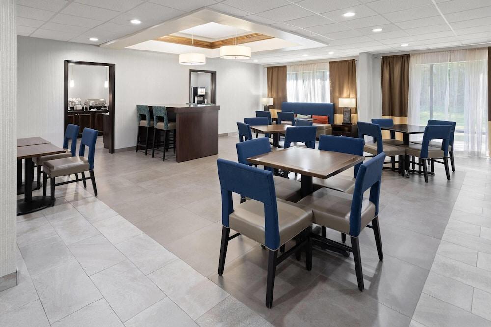 restaurant cafeteria