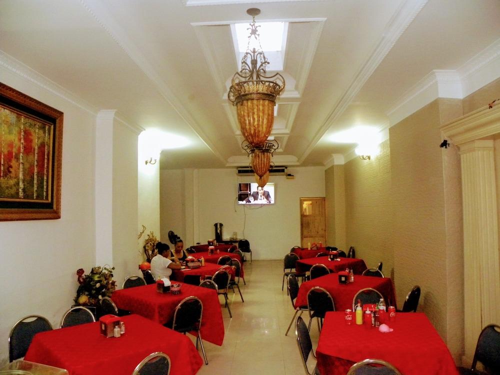 restaurant-cafeteria