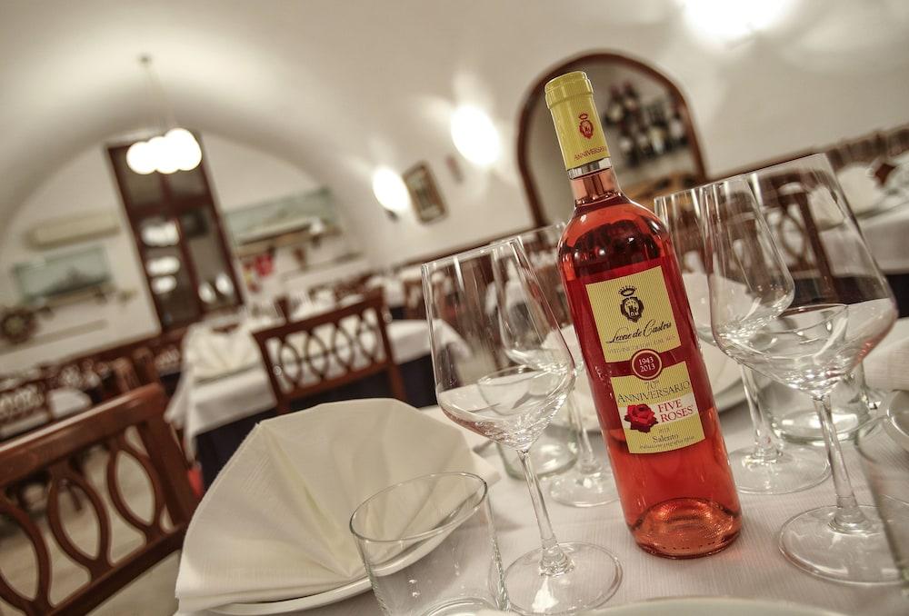 restaurant-cafeteria