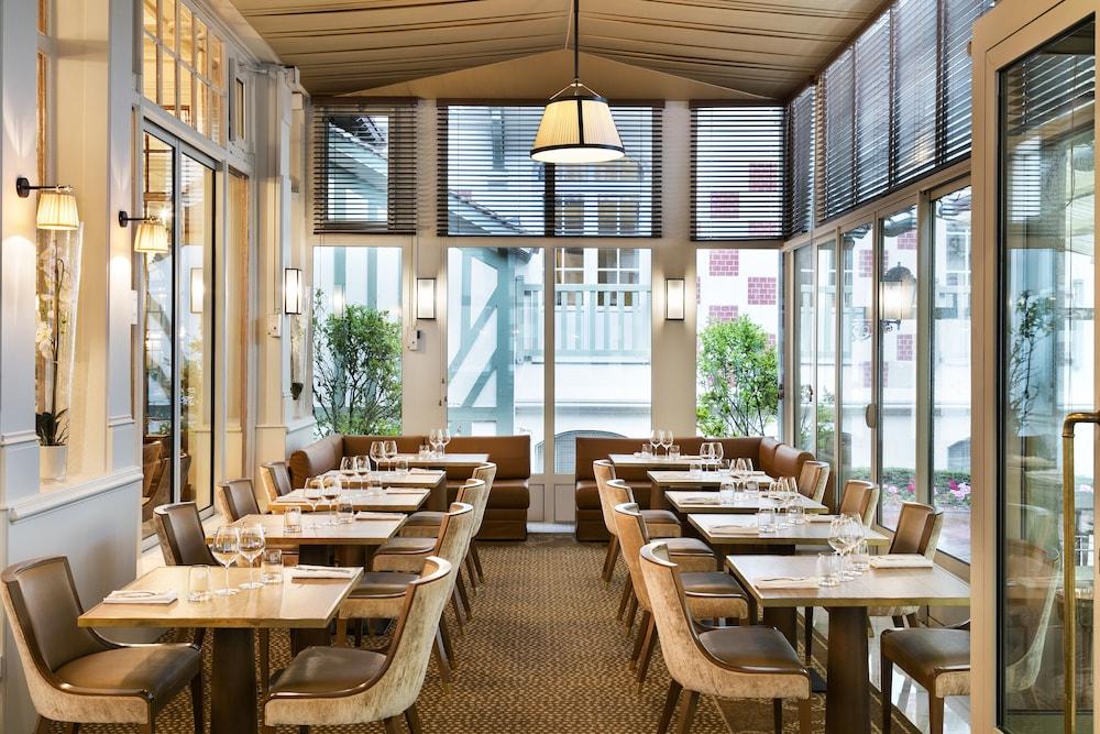 restaurant cafeteria