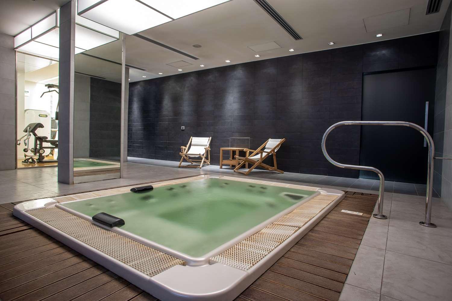 swimming pool spa