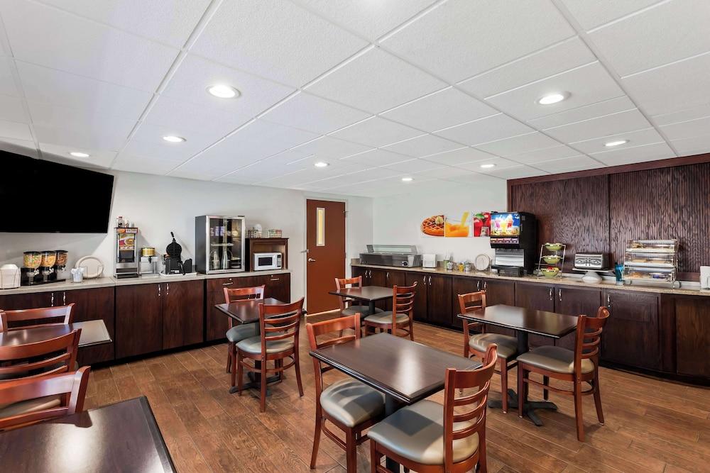restaurant cafeteria