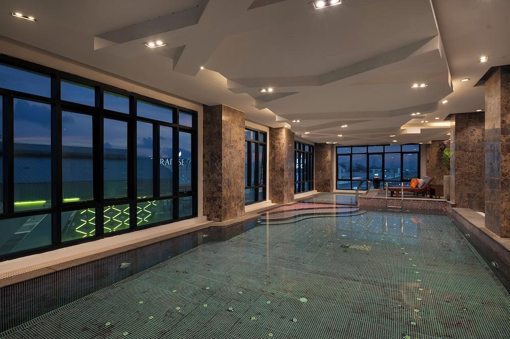 swimming pool spa