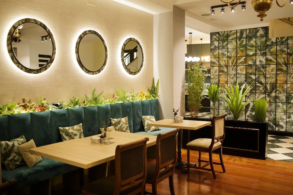 restaurant-cafeteria
