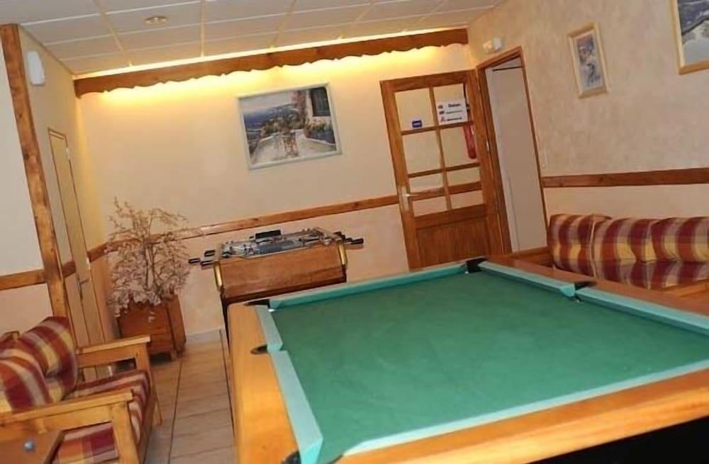 swimming pool spa