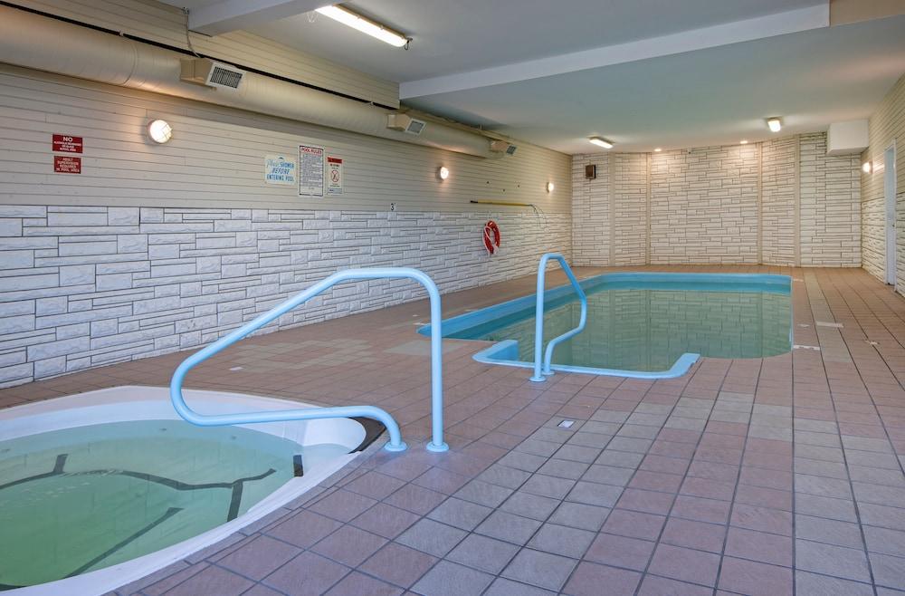 swimming pool spa