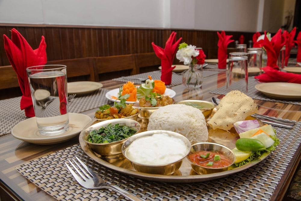 restaurant cafeteria