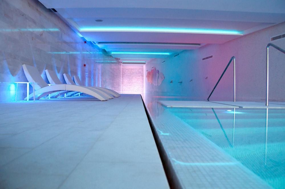 swimming pool spa