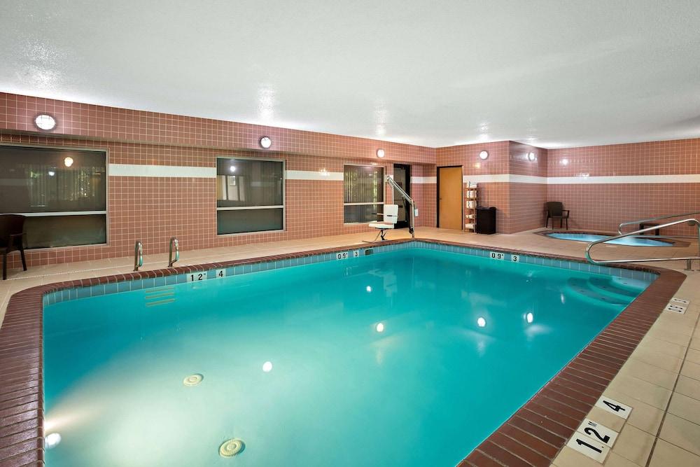 swimming pool spa