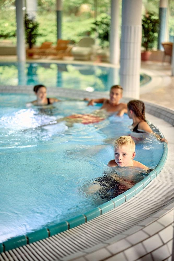 swimming pool spa