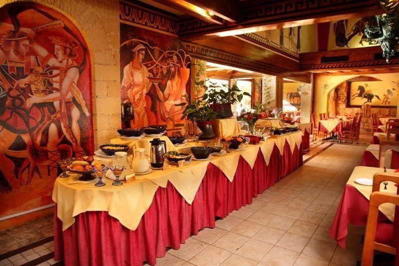 restaurant cafeteria