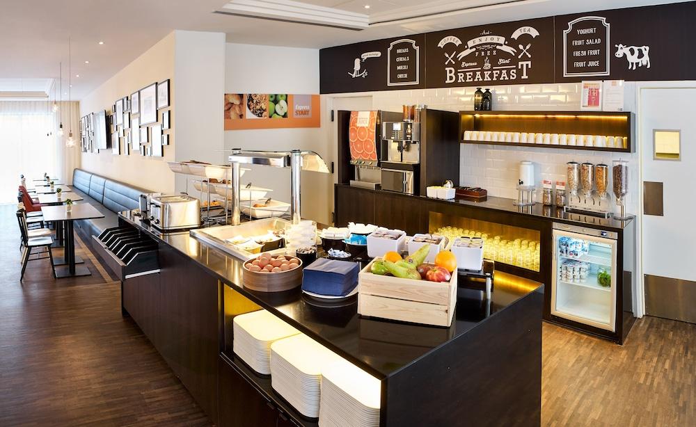 restaurant-cafeteria