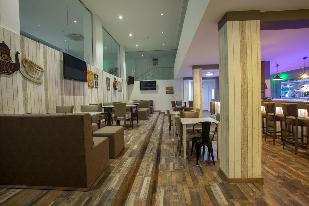 restaurant-cafeteria