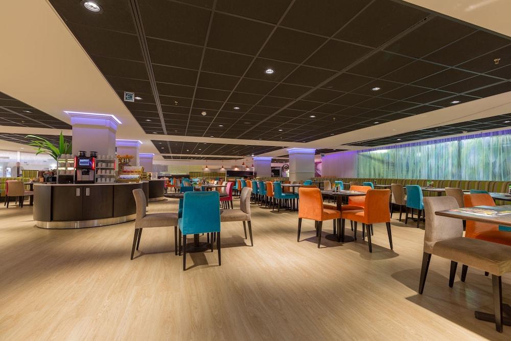 restaurant cafeteria
