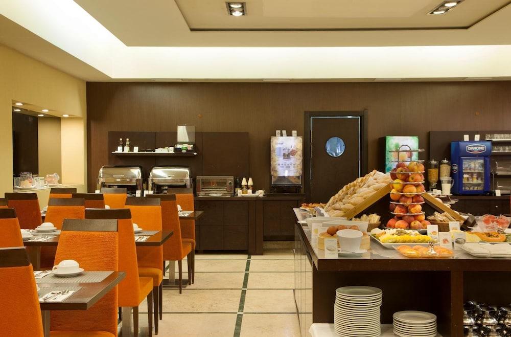 restaurant cafeteria