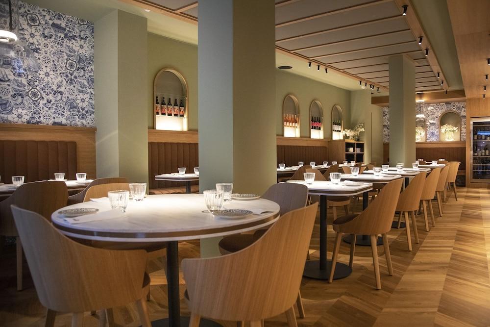 restaurant cafeteria