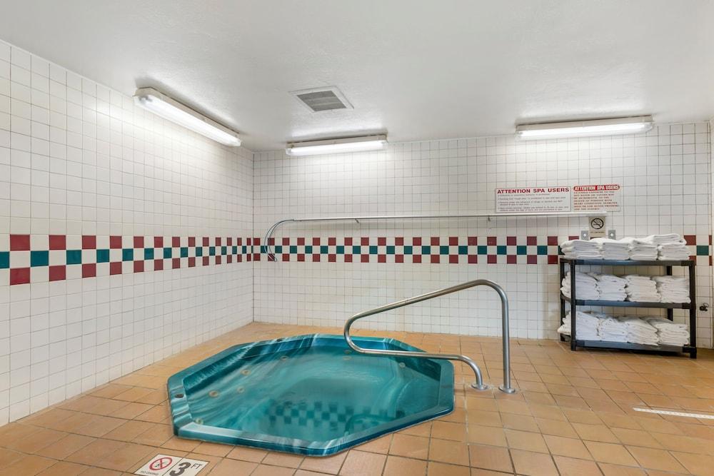 swimming pool spa