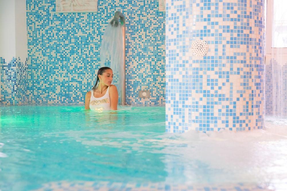 swimming pool spa