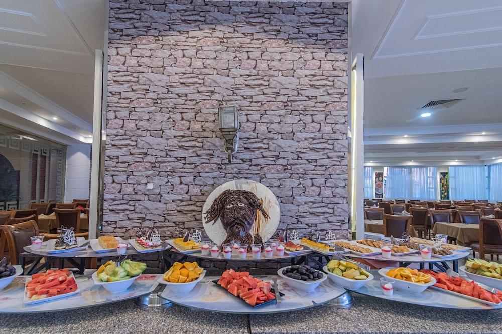 restaurant cafeteria