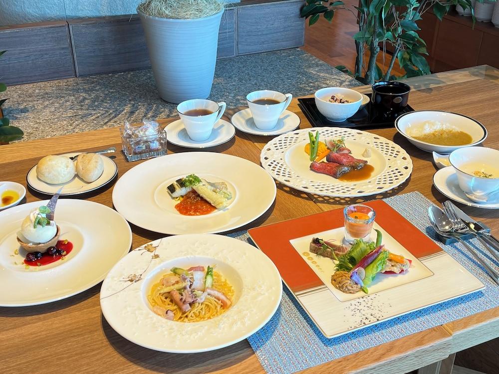 restaurant cafeteria