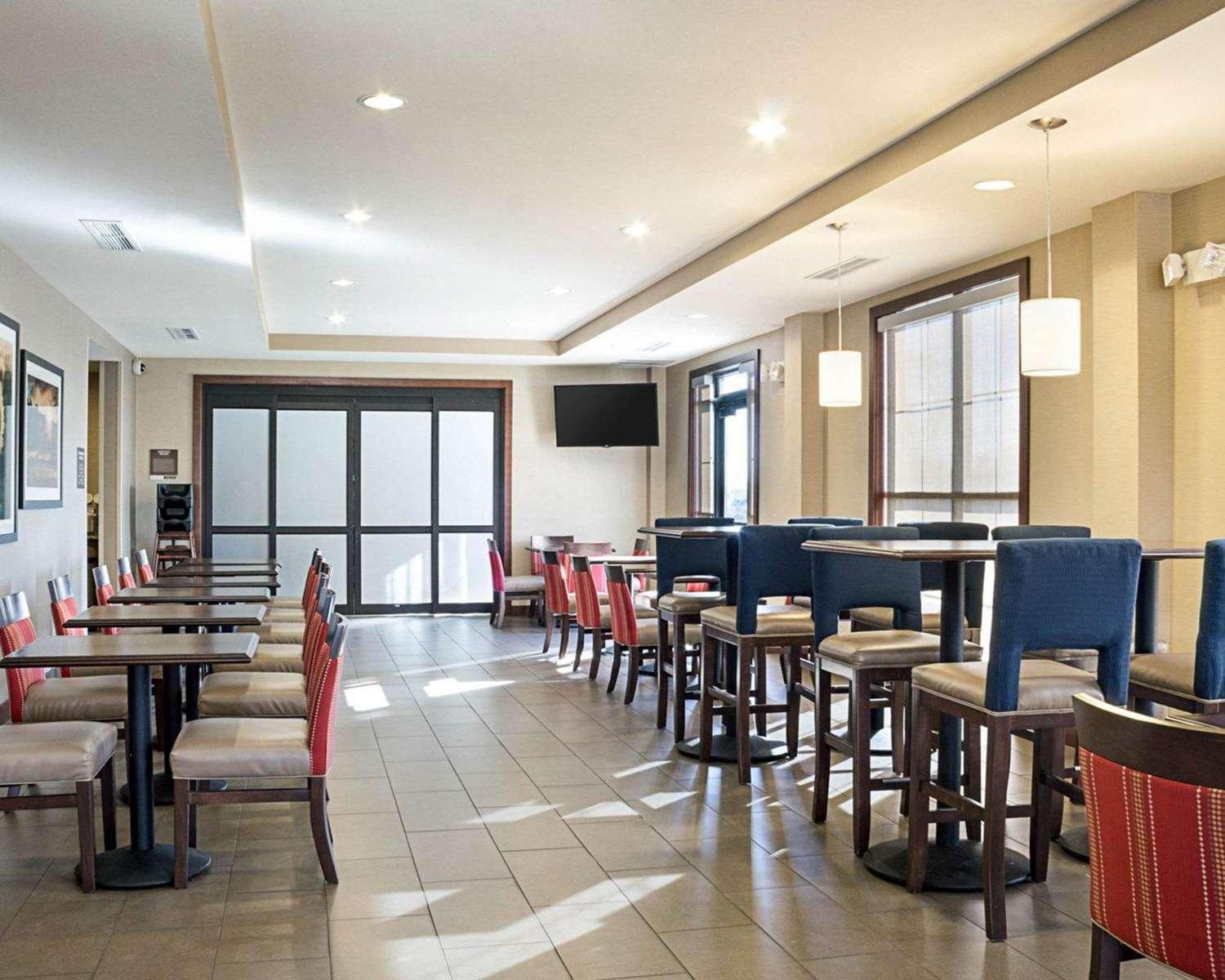 restaurant cafeteria