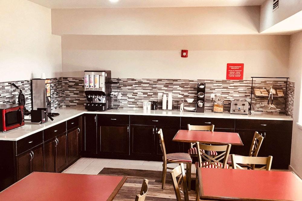restaurant cafeteria
