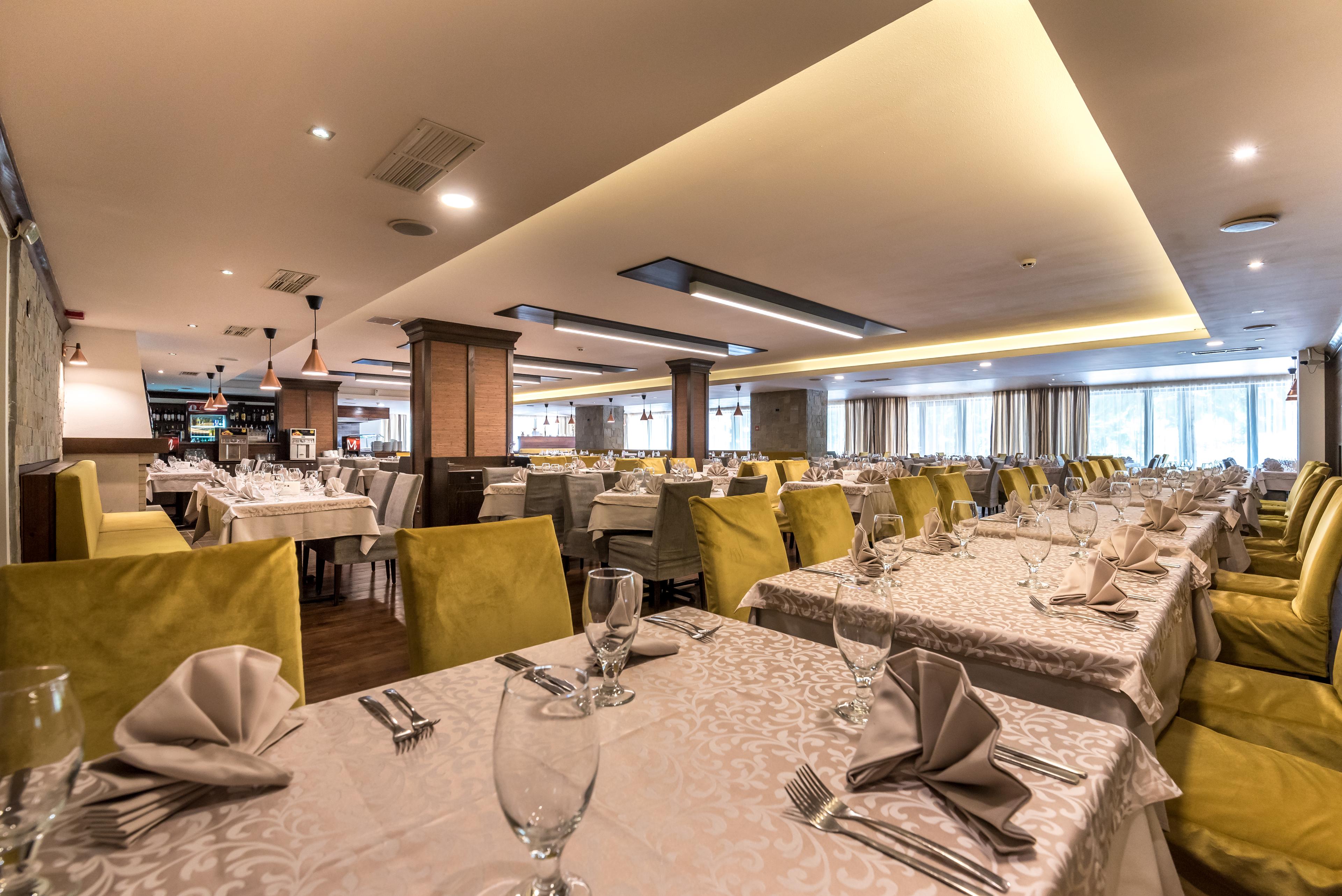 restaurant cafeteria