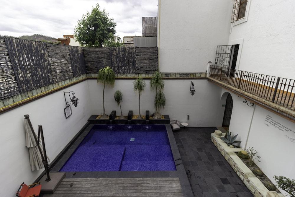 swimming pool spa