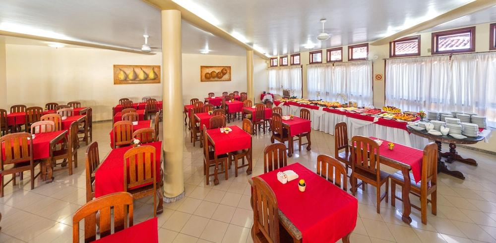 restaurant-cafeteria