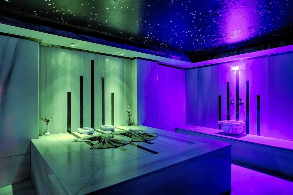 swimming pool spa