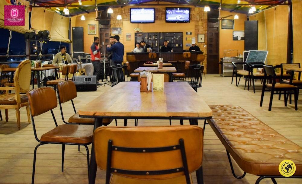 restaurant cafeteria