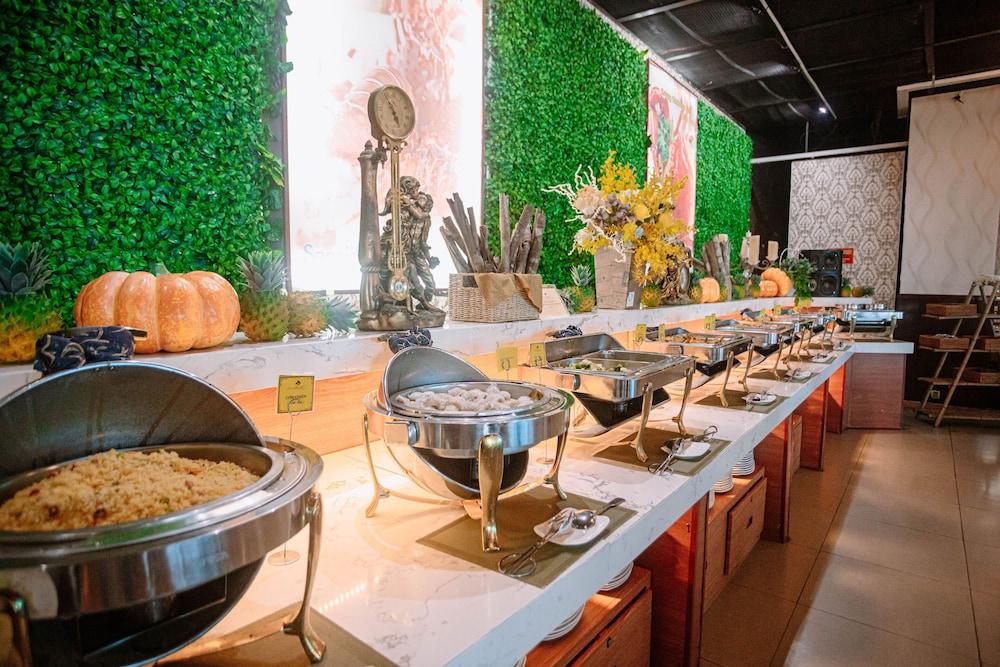 restaurant cafeteria