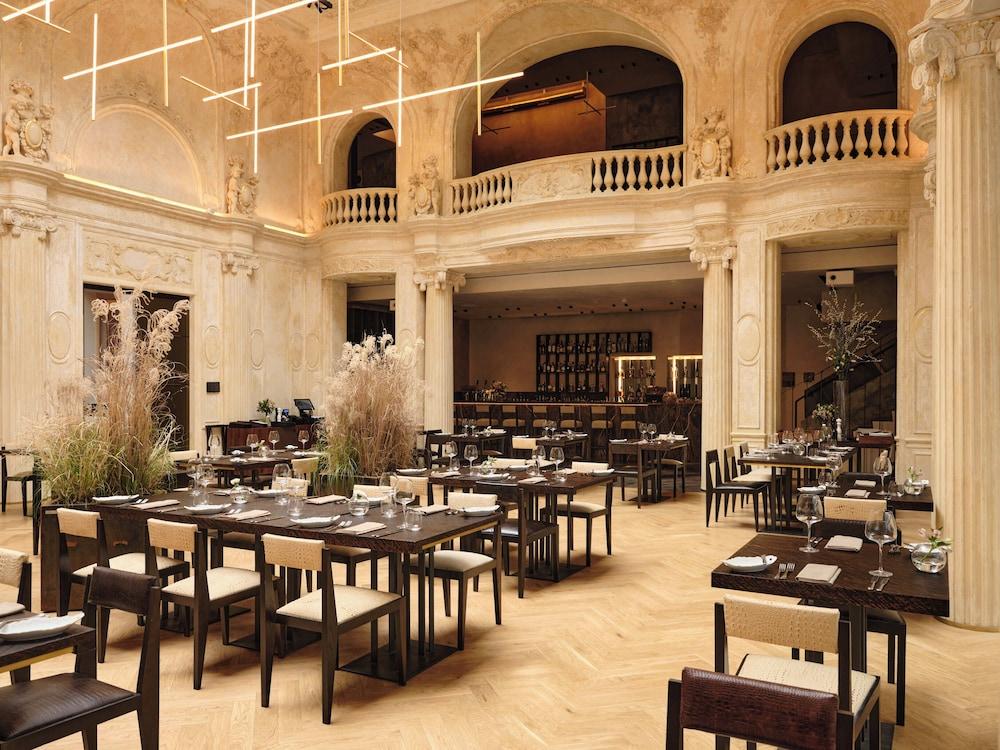 restaurant cafeteria