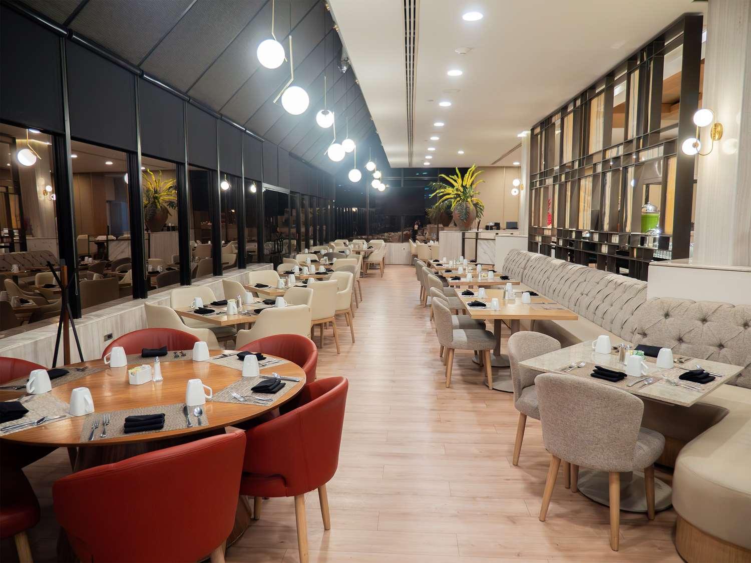 restaurant cafeteria