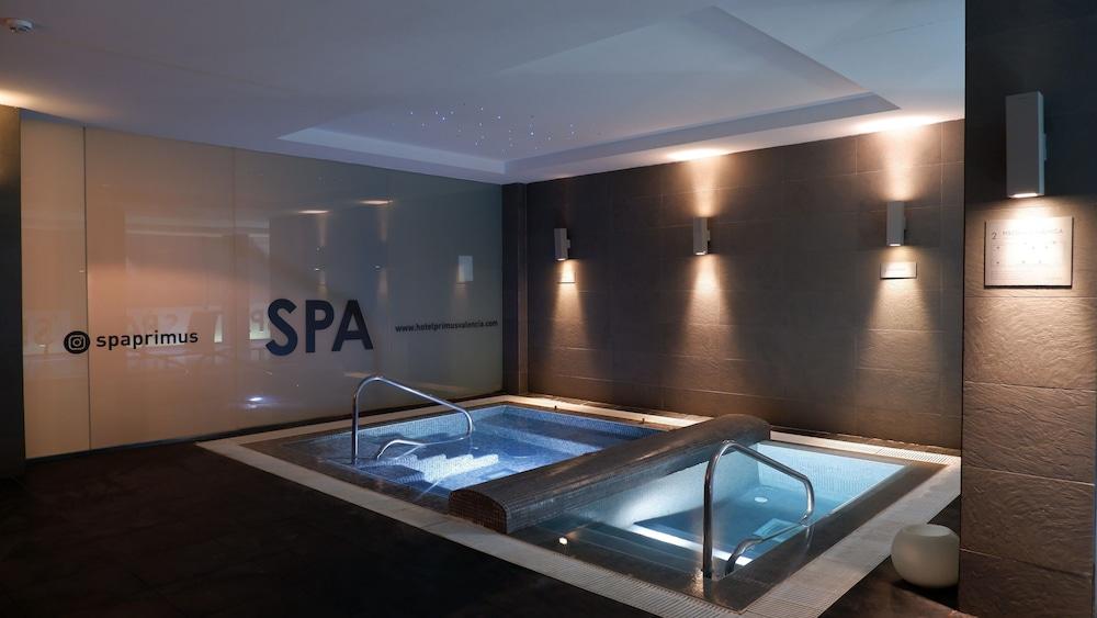 swimming pool spa