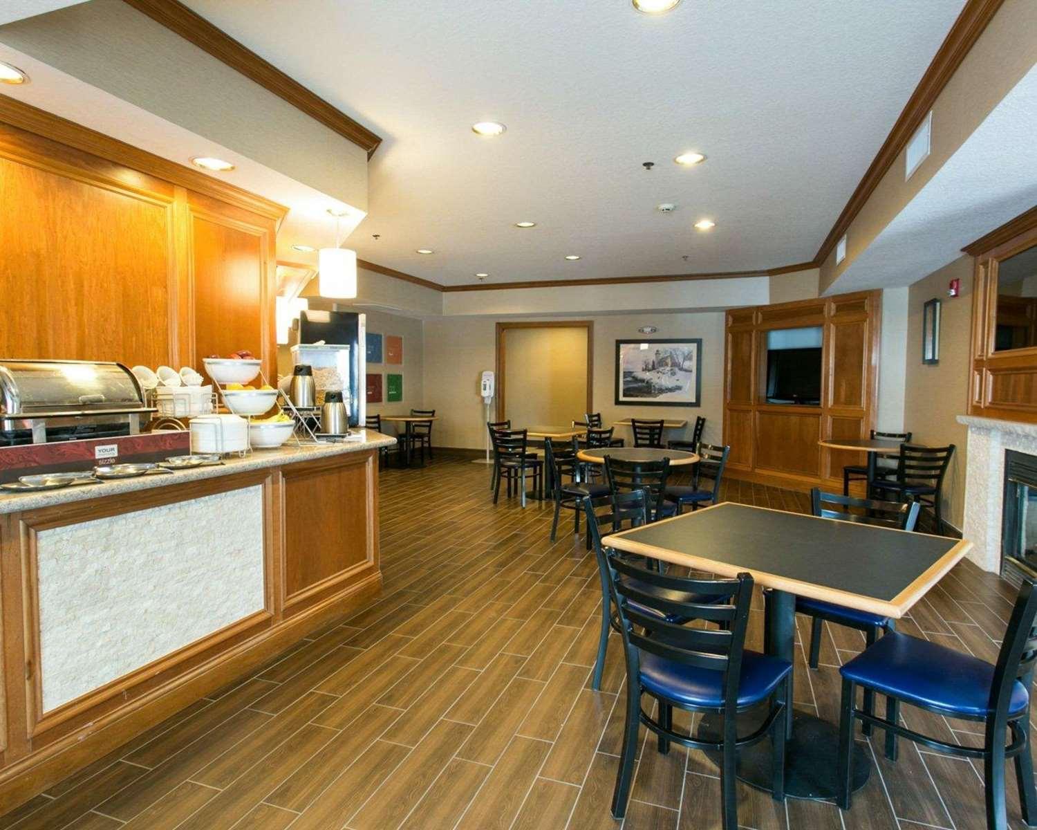 restaurant cafeteria