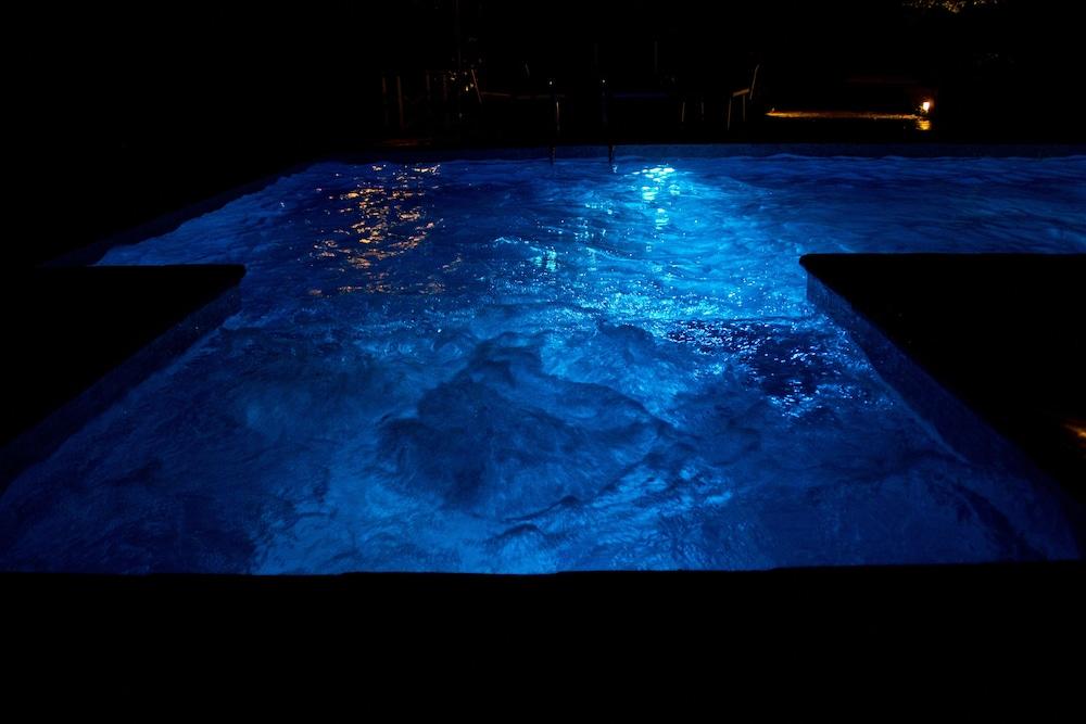 swimming pool spa