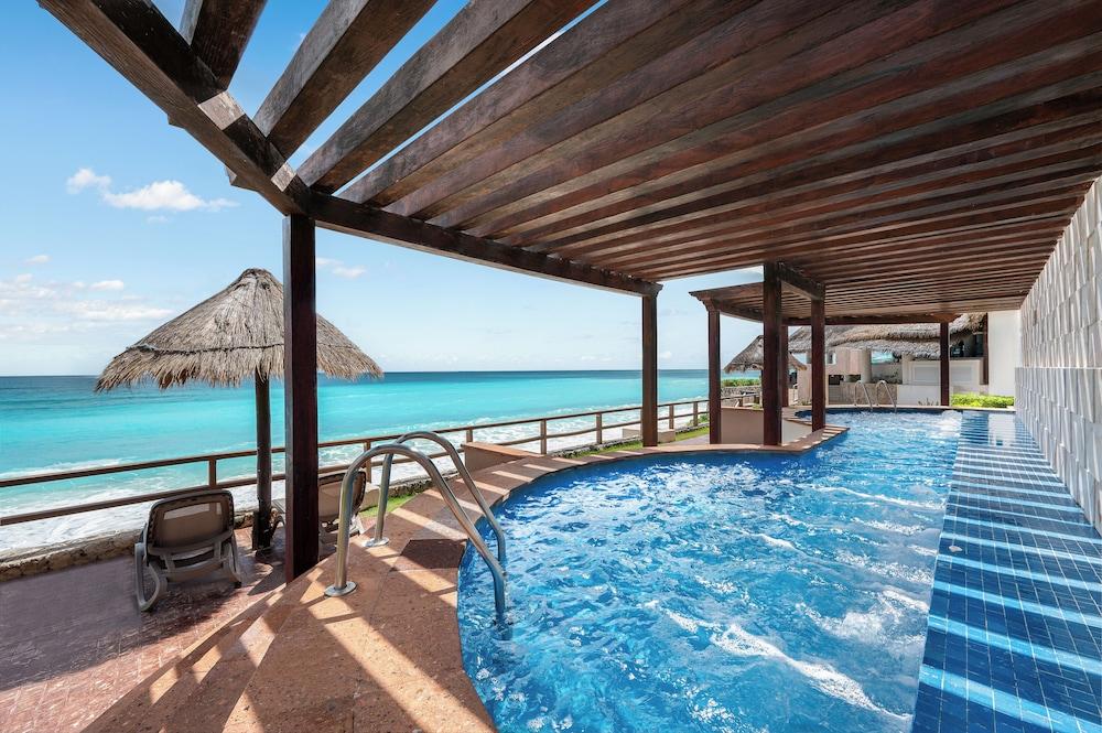 swimming pool spa