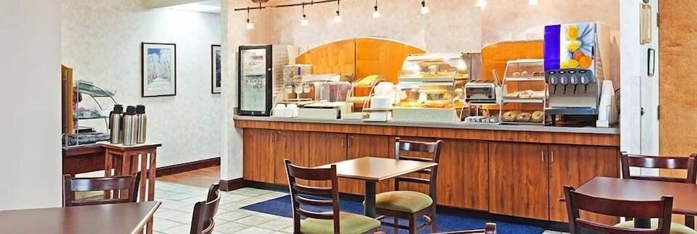restaurant cafeteria