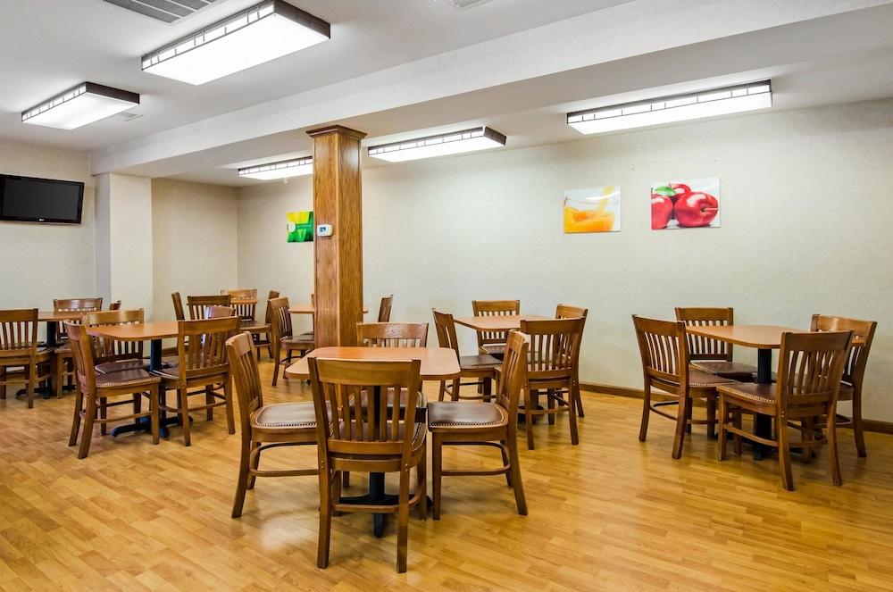 restaurant cafeteria