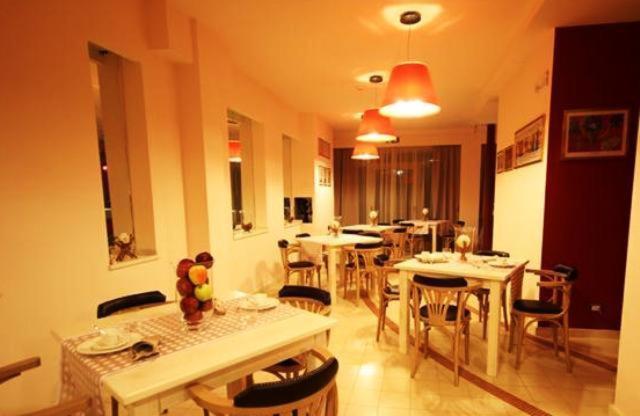 restaurant cafeteria
