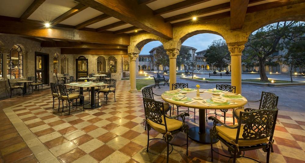 restaurant-cafeteria