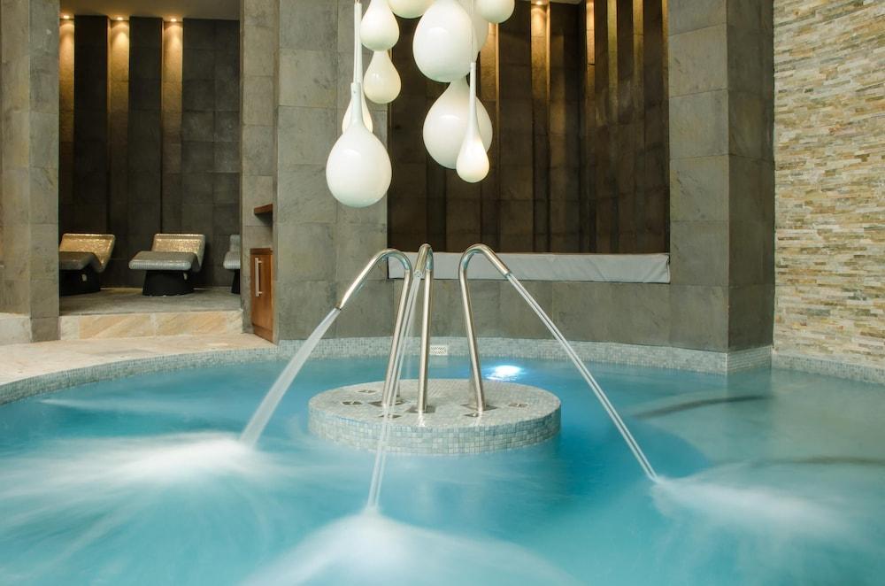 swimming pool spa