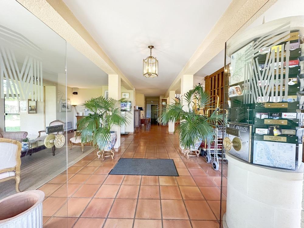 lobby