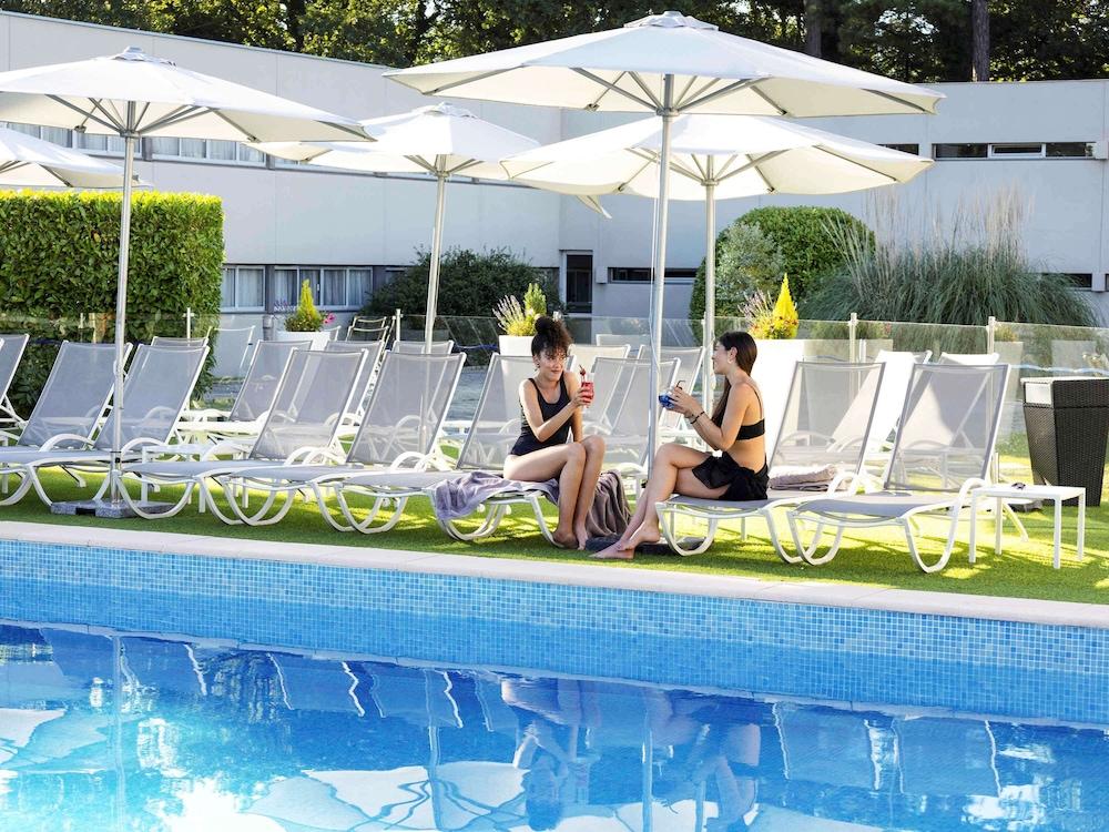 swimming pool spa