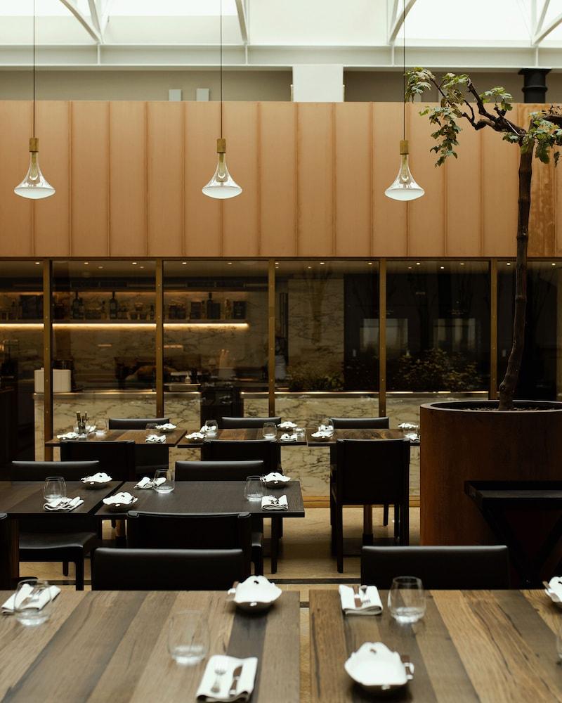 restaurant cafeteria
