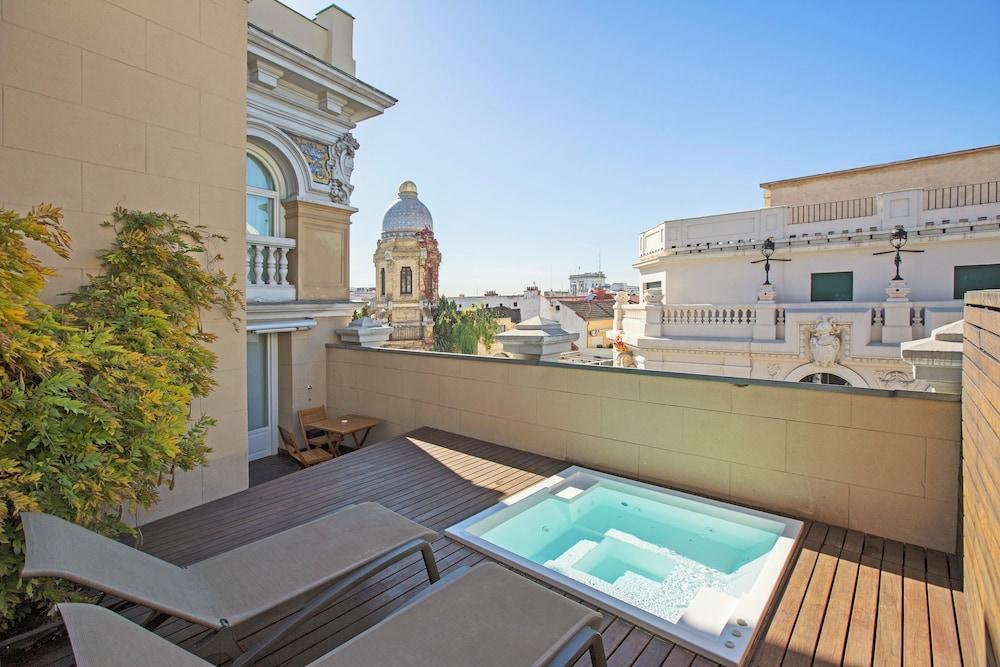 swimming pool spa