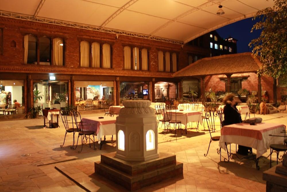 restaurant cafeteria