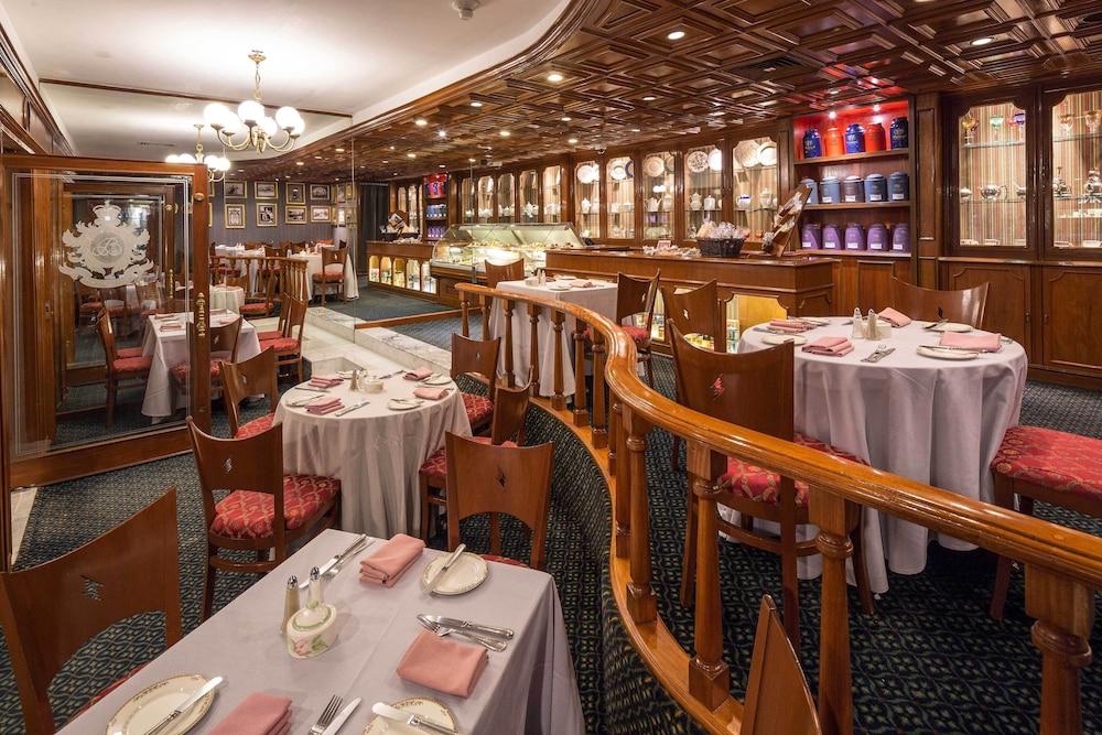 restaurant cafeteria