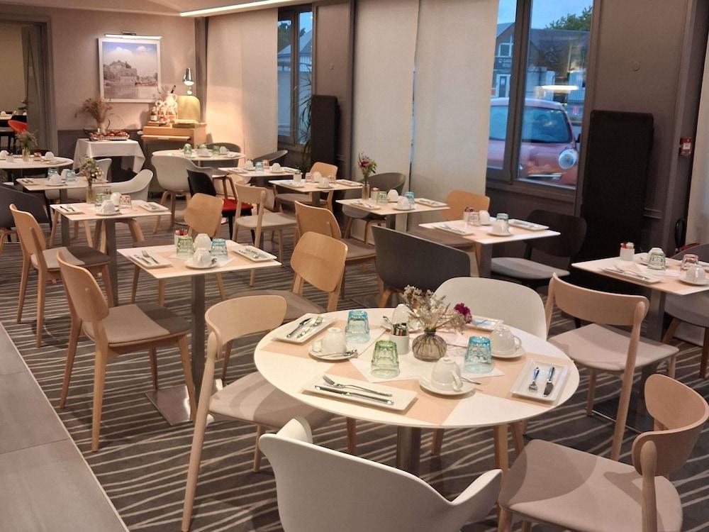 restaurant cafeteria